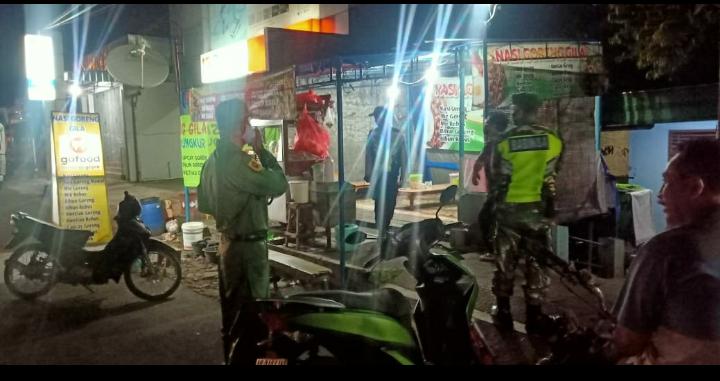TNI-Polri Kecamatan Jatisrono Patroli Malam Terapkan Protkes