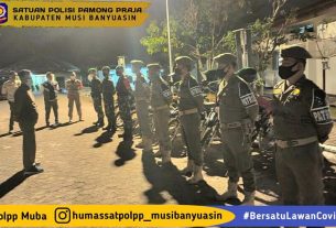 Polisi Pamong Praja Muba melakukan giat patroli dalam kota