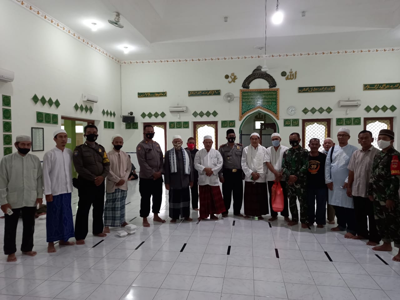 Kapten Tri Sakti K, TNI-Polri Wujudkan Tali Silaturahim dengan Tokoh Agama dengan Cara Sholat Jum'at Berjama'ah
