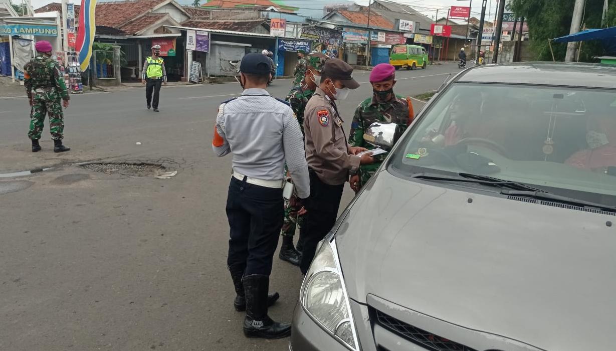 Operasi Kemanusiaan Kendaraan Plat Luar Daerah Lampung Diperiksa