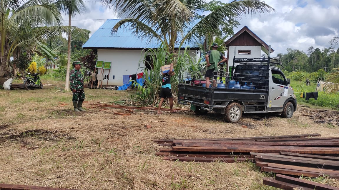 Eksavator di Depan Rumah menambah Kegairahan Warga Kampung Dorba