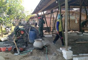 Tetap Semangat Bersama Warga, TNI Terus Perbaiki Sejumlah Rumah Tidak Layak Huni, Pra TMMD Ke 111 Kodim 0718/Pati
