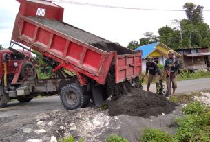 TMMD: Alat Berat dan Truk Pengangkut Material Selalu Ada di Kampung Dorba