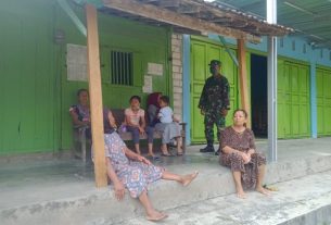 Satgas TMMD Jalin Keakraban Dengan Warga Desa Lewat Komsos