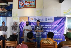 Membangun Jiwa Entrepreneurship Komunitas Dif_able, Dosen IIB Darmajaya Berikan Pelatihan Sulam Maduaro