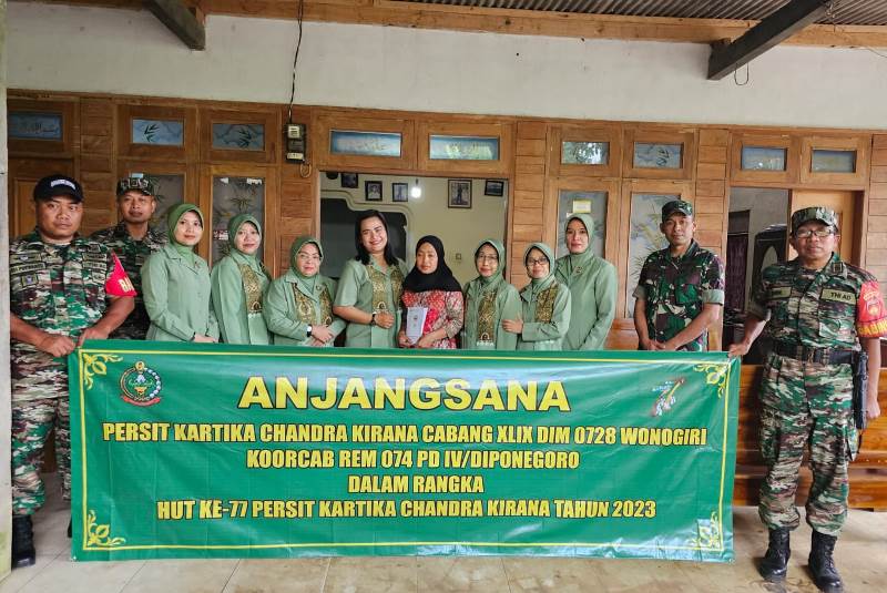 Anjangsana Istri TNI Wonogiri Ke Warakawuri, Peringati HUT Persit Ke-77
