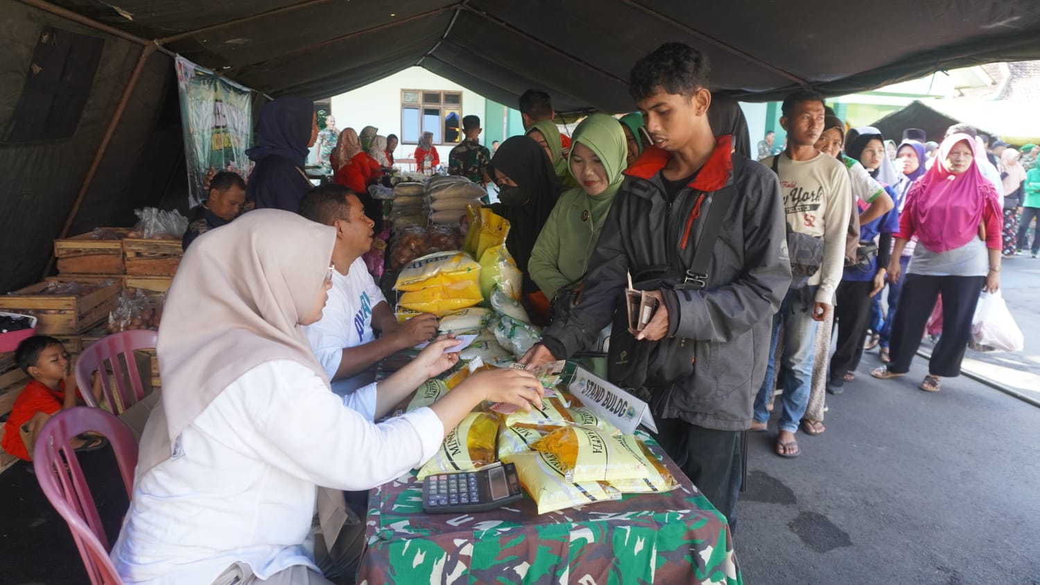 Kodim 0726/Sukoharjo Gelar Bazar TNI Sambut Hari Raya Idul Fitri 1445 H